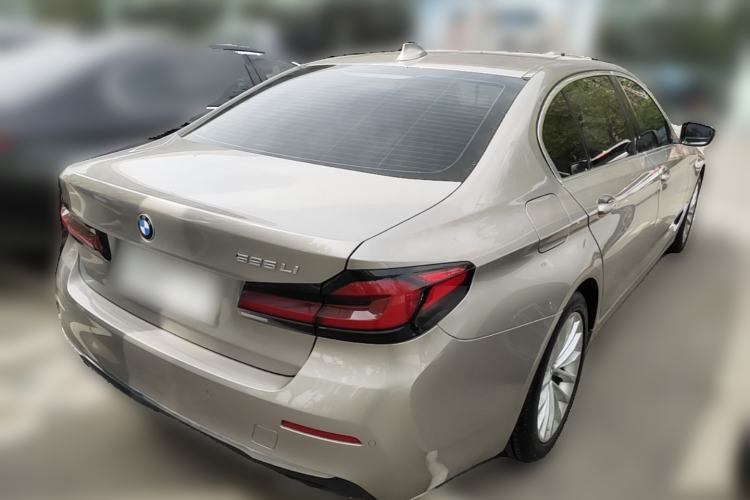 Used BMW 5 Series 2021 525Li Luxury Package Rear Right 45 Deg