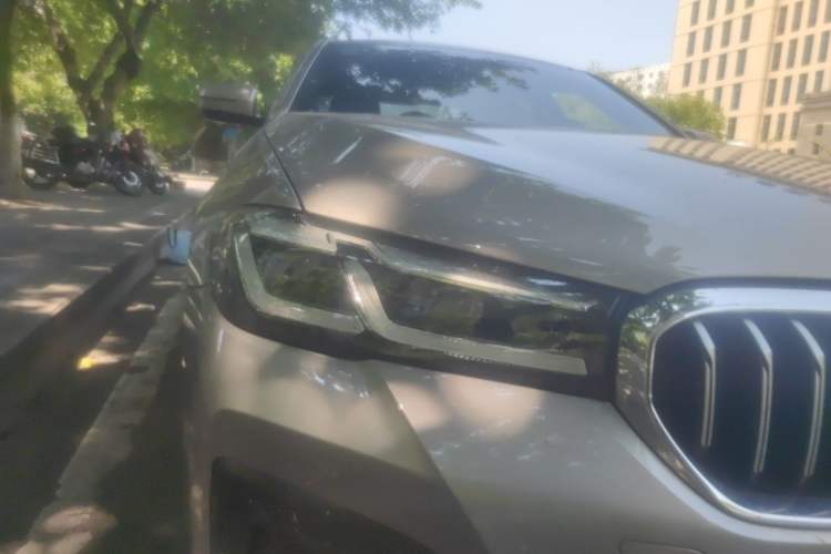 Used BMW 5 Series 2021 530Li Luxury Edition M Sport Package Right Front Headlight