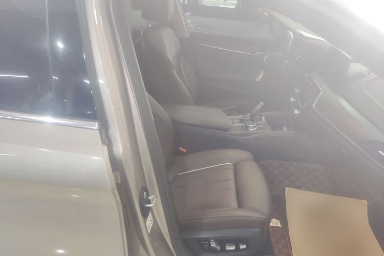 Used BMW 5 Series 2021 530Li Luxury Edition Premium Package Right Front Seat