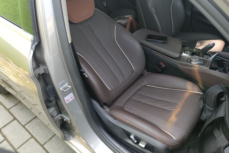 Used BMW 5 Series 2021 530Li Leading Luxury Package Right Front Seat