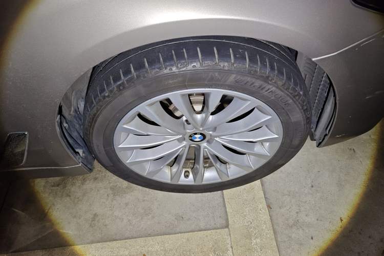Used BMW 5 Series 2021 525Li Luxury Package Right Front Wheel Hub