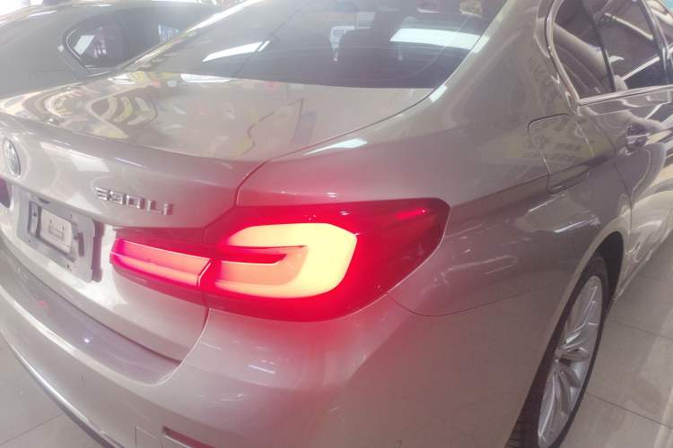 Used BMW 5 Series 2021 530Li Luxury Edition Premium Package Right Rear Taillight