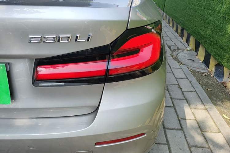 Used BMW 5 Series 2021 530Li Leading Luxury Package Right Rear Taillight
