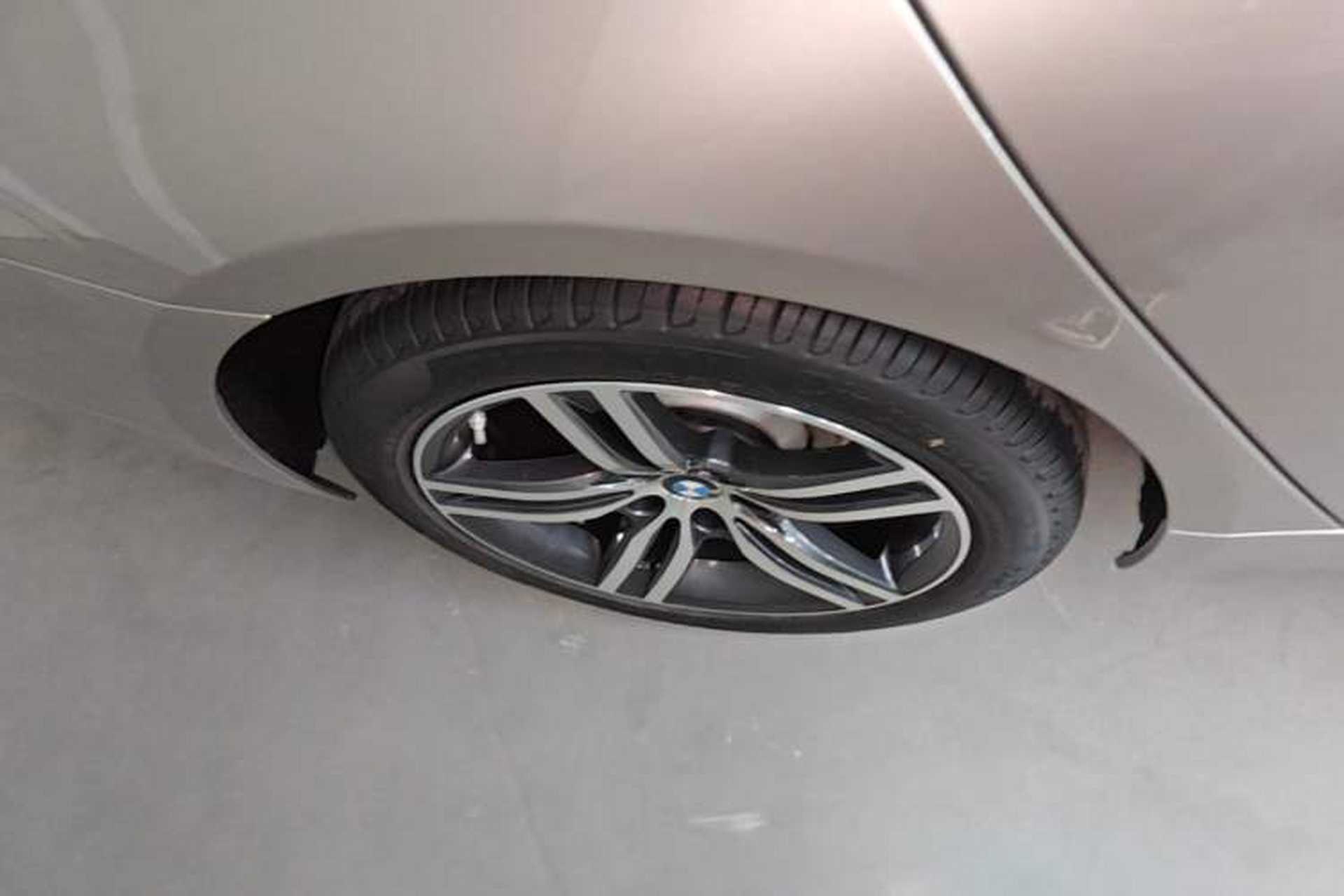 Used BMW 5 Series 2021 Restyled 530Li Leading Edition Luxury Package Right Rear Wheel Hub