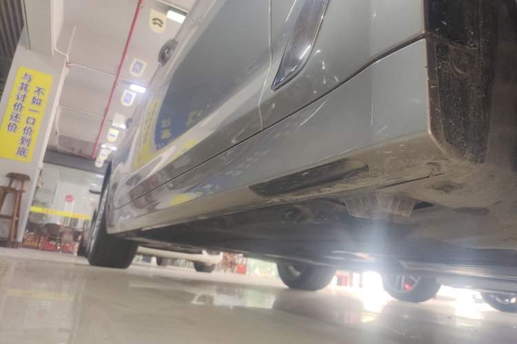 Used BMW 5 Series 2021 530Li Luxury Edition Premium Package Right Side Sill