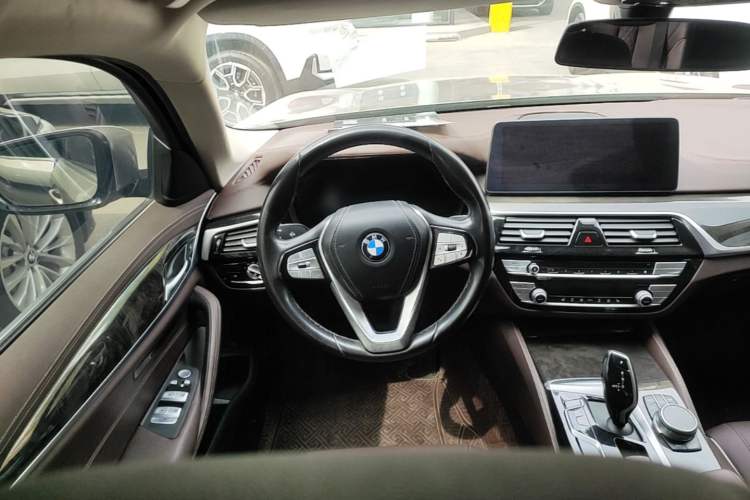 Used BMW 5 Series 2021 525Li Luxury Package Steering Wheel