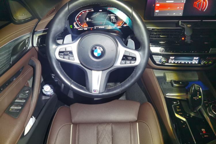 Used BMW 5 Series 2021 530Li Luxury Edition M Sport Package Steering Wheel
