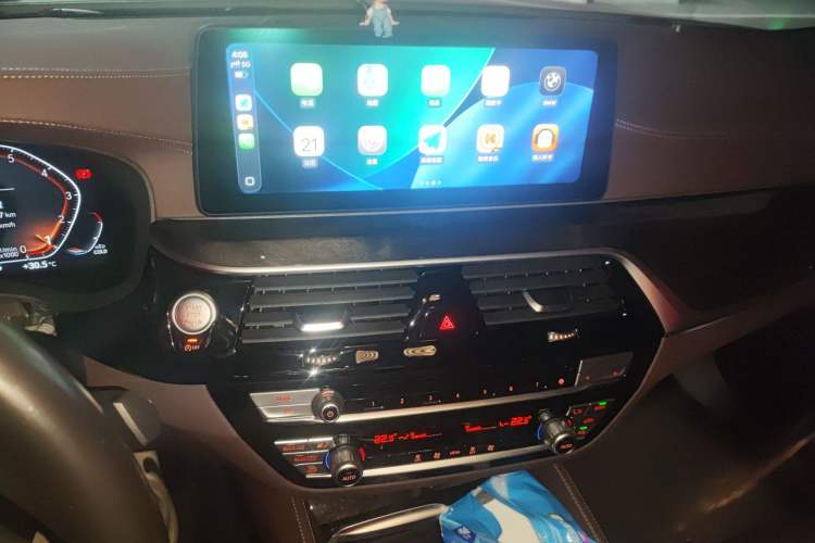Used BMW 5 Series 2021 Facelifted 525Li M Sport Package Audio And AC Panel