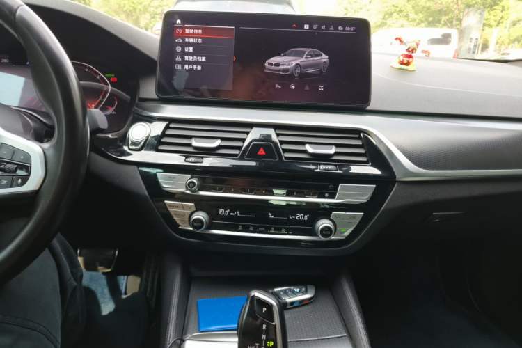 Used BMW 5 Series 2021 525i M Sport Package Audio And AC Panel