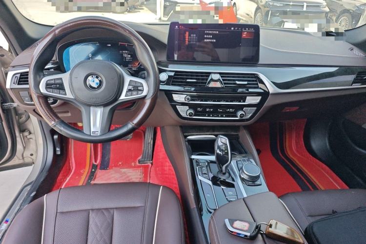 Used BMW 5 Series 2021 Facelifted 525Li M Sport Package Center Console