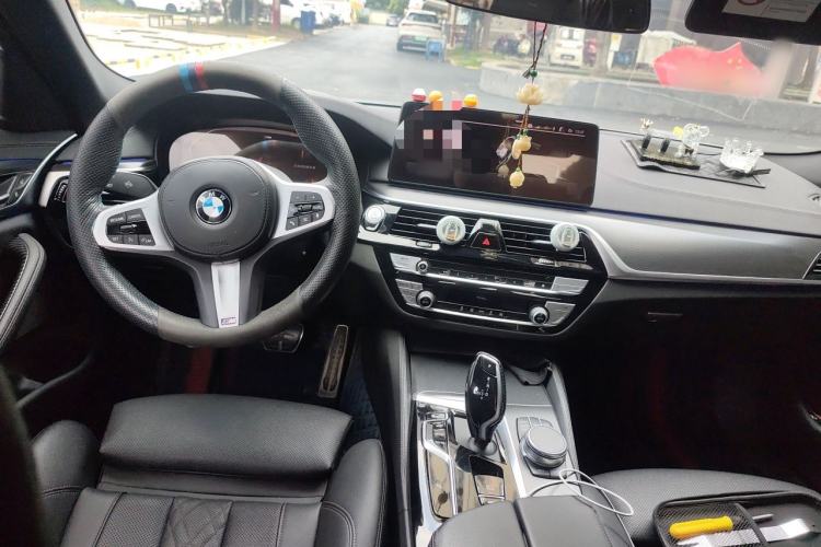 Used BMW 5 Series 2021 525i M Sport Package Center Console