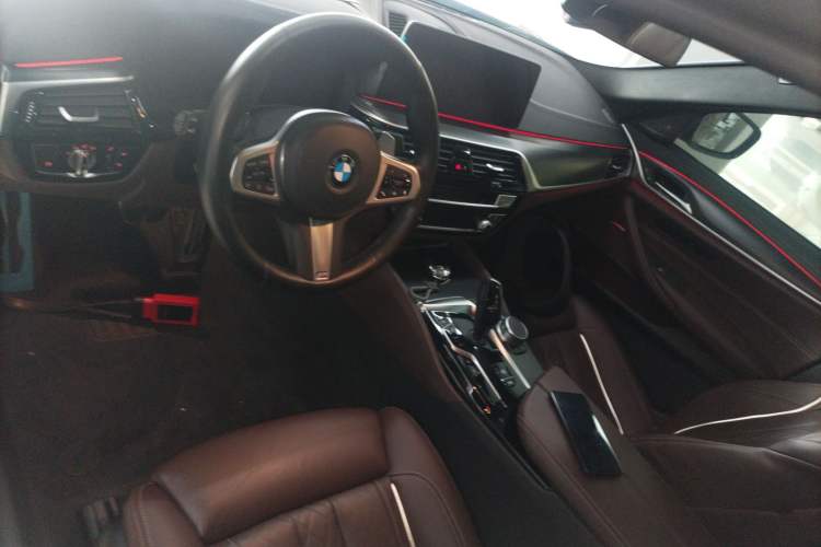 Used BMW 5 Series 2021 540i Sport Line M Sport Package Center Console