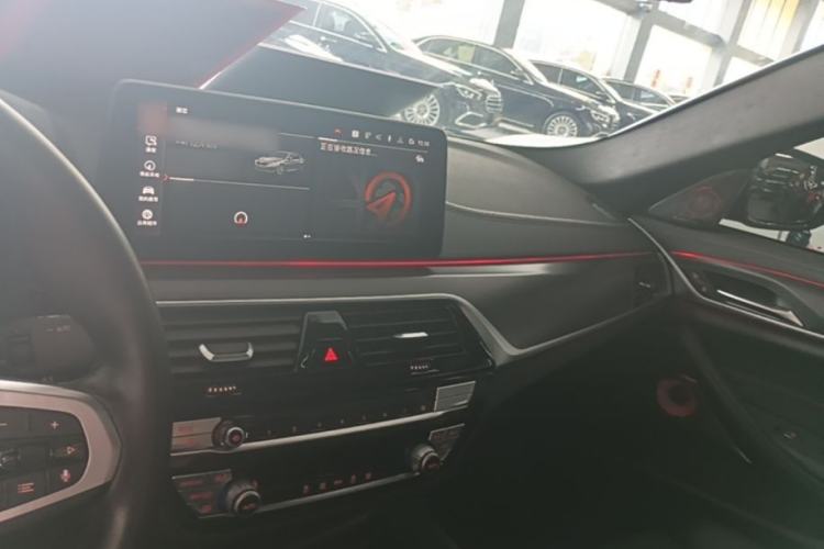 Used BMW 5 Series 2021 525i M Sport Package Center Console