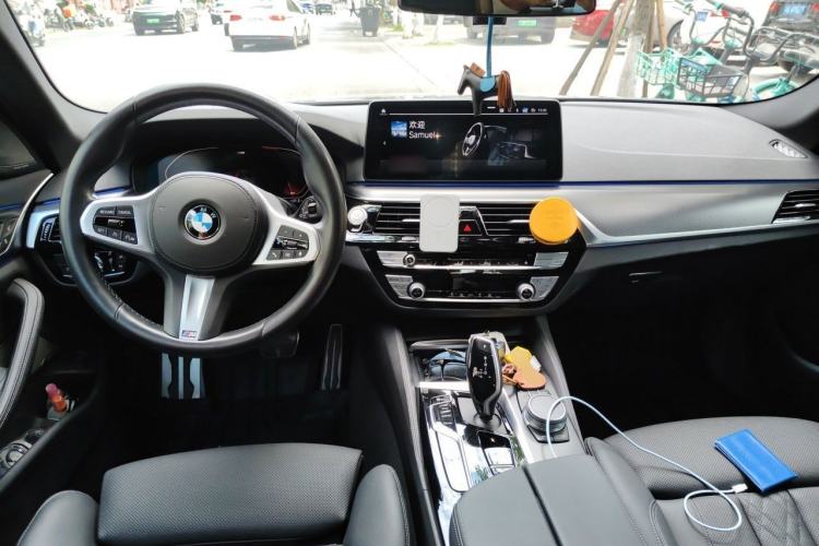 Used BMW 5 Series 2021 525i M Sport Package Center Console
