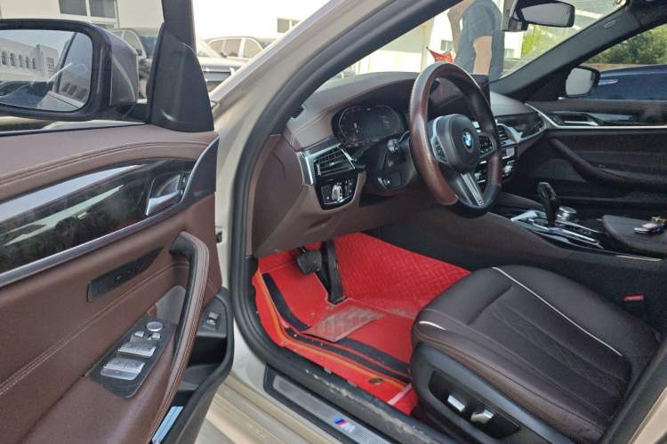 Used BMW 5 Series 2021 Facelifted 525Li M Sport Package Driver Seat