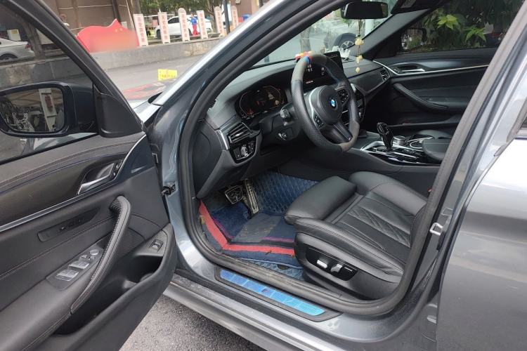 Used BMW 5 Series 2021 525i M Sport Package Driver Seat