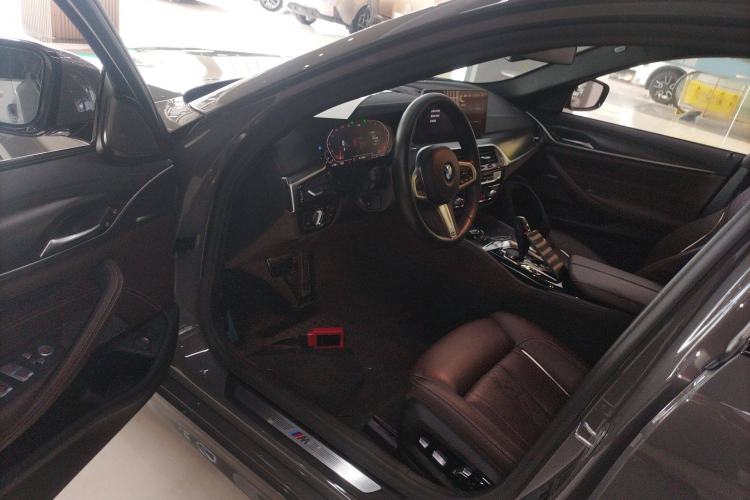 Used BMW 5 Series 2021 540i Sport Line M Sport Package Driver Seat