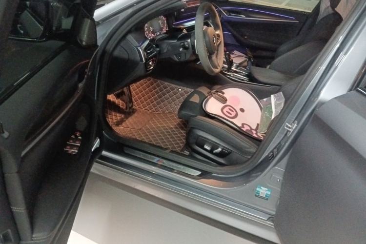 Used BMW 5 Series 2021 530i M Sport Package Driver Seat