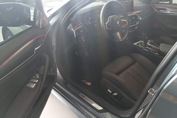 Used BMW 5 Series 2021 525i M Sport Package Driver Seat
