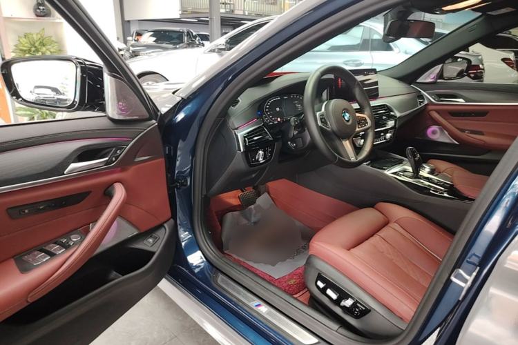 Used BMW 5 Series 2021 530Li Luxury Edition M Sport Package Driver Seat