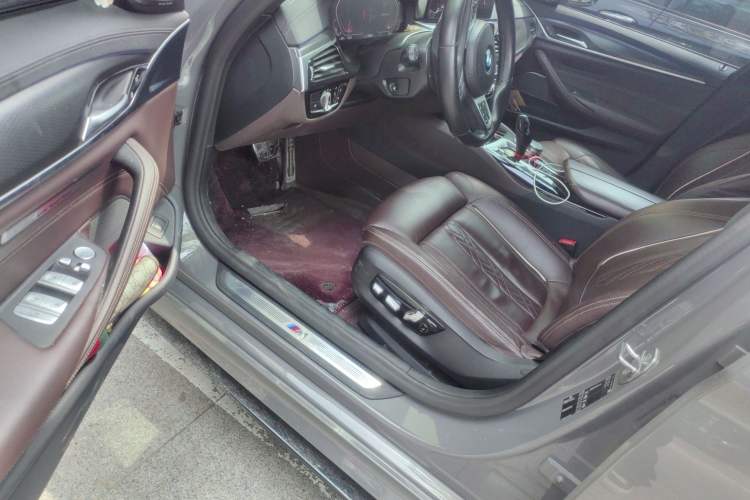 Used BMW 5 Series 2021 540i Sport Line M Sport Package Driver Seat