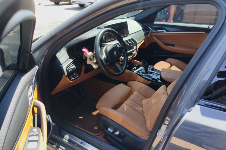 Used BMW 5 Series 2021 525i M Sport Package Driver Seat
