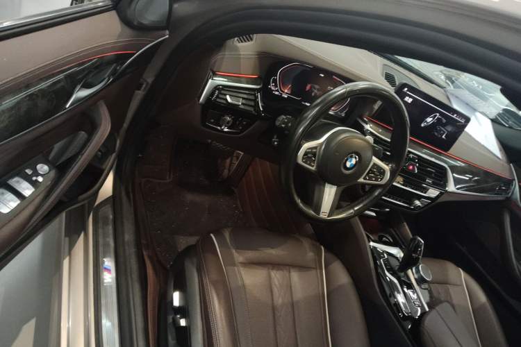 Used BMW 5 Series 2021 Facelifted 525Li M Sport Package Driver Seat