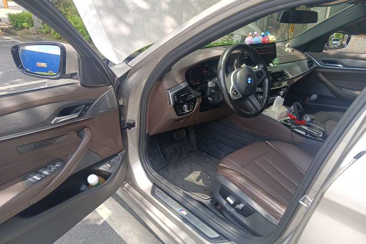 Used BMW 5 Series 2021 530Li Leading Model M Sport Package Driver Seat