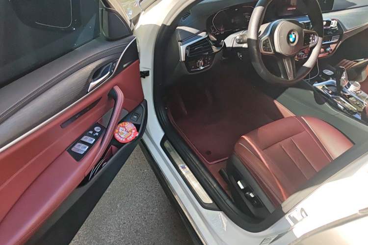 Used BMW 5 Series 2021 530Li Leading Model M Sport Package Driver Seat