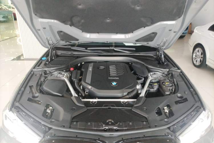 Used BMW 5 Series 2021 540i Sport Line M Sport Package Engine Bay
