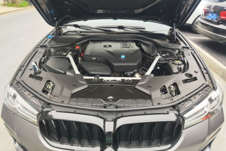 Used BMW 5 Series 2021 525Li M Sport Package Engine Bay