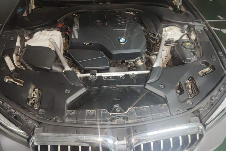 Used BMW 5 Series 2021 Facelifted 525Li M Sport Package Engine Bay