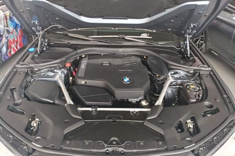 Used BMW 5 Series 2021 525i M Sport Package Engine Bay