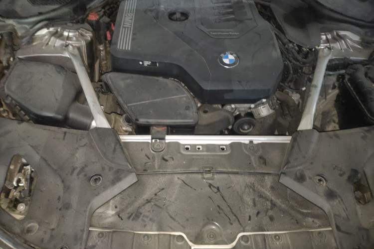 Used BMW 5 Series 2021 525Li Luxury Package Engine Bay