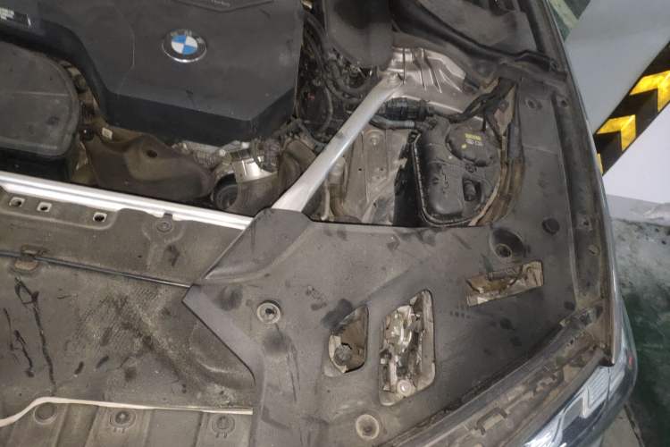 Used BMW 5 Series 2021 525Li Luxury Package Engine Bay Left