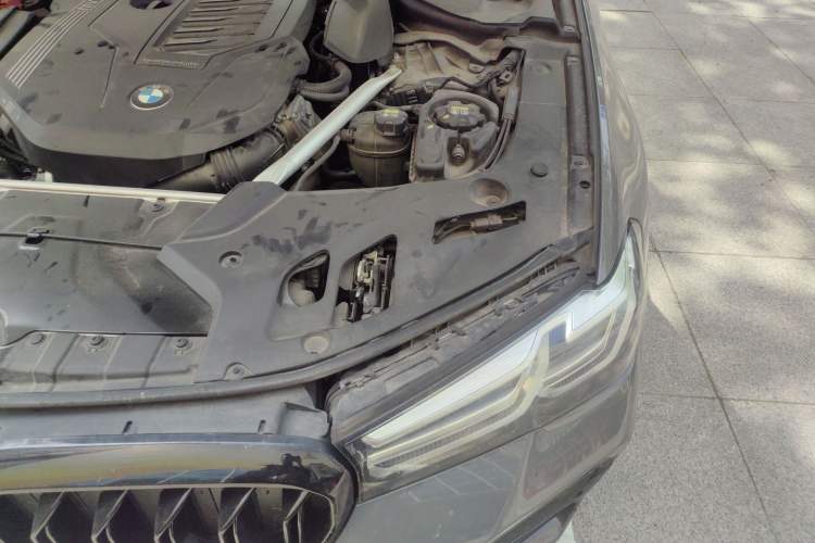 Used BMW 5 Series 2021 540i Sport Line M Sport Package Engine Bay Left