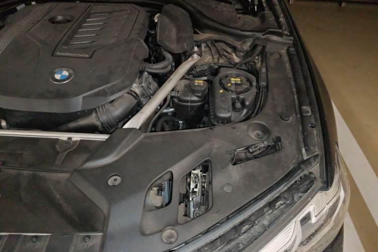 Used BMW 5 Series 2021 540i Sport Line M Sport Package Engine Bay Left
