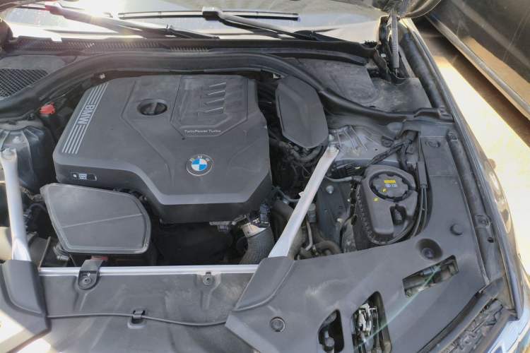 Used BMW 5 Series 2021 525i M Sport Package Engine Bay Left