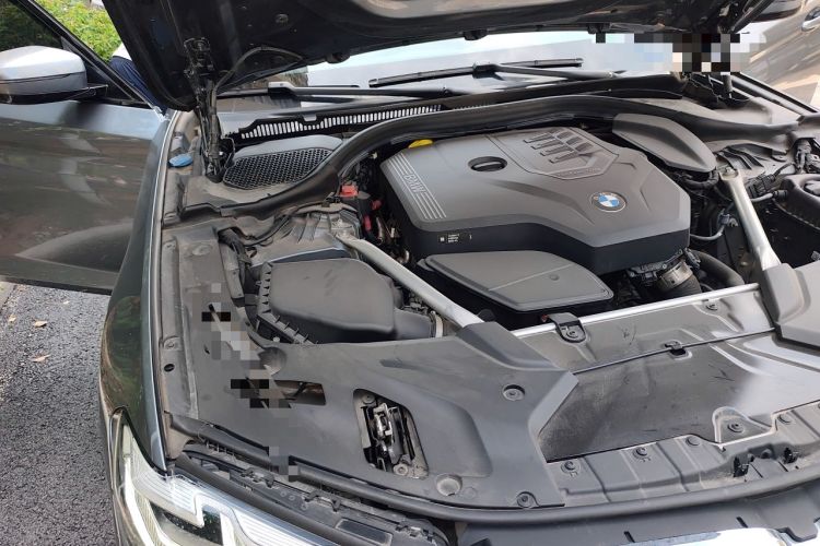 Used BMW 5 Series 2021 525i M Sport Package Engine Bay Right