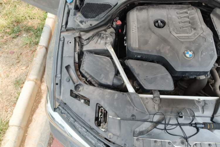 Used BMW 5 Series 2021 525i M Sport Package Engine Bay Right