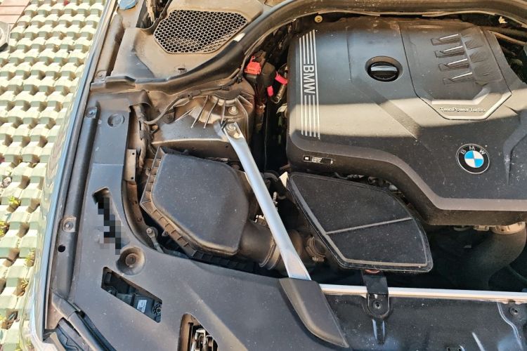 Used BMW 5 Series 2021 525i M Sport Package Engine Bay Right