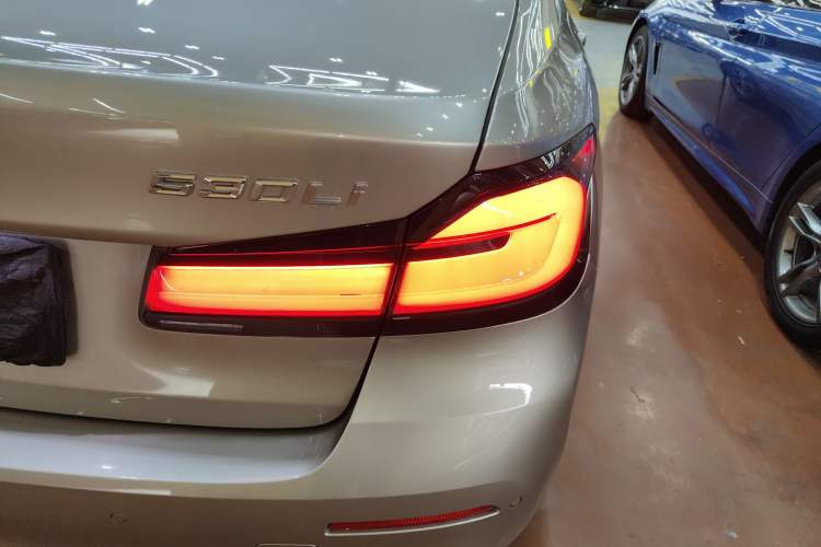 Used BMW 5 Series 2021 530Li Leading Luxury Package Exterior 3