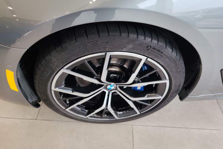 Used BMW 5 Series 2021 530i M Sport Package Exterior 4