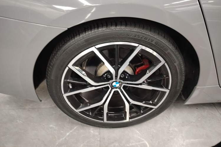 Used BMW 5 Series 2021 530Li Luxury Edition M Sport Package Exterior 5