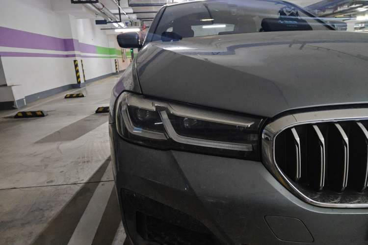 Used BMW 5 Series 2021 530i M Sport Package Exterior 6