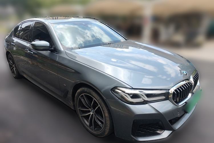 Used BMW 5 Series 2021 525i M Sport Package Front Right 45 Deg