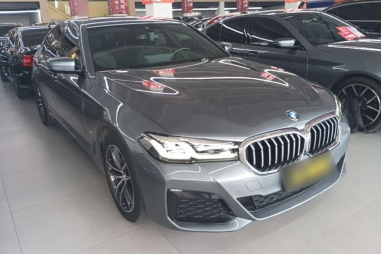 Used BMW 5 Series 2021 525i M Sport Package Front Right 45 Deg
