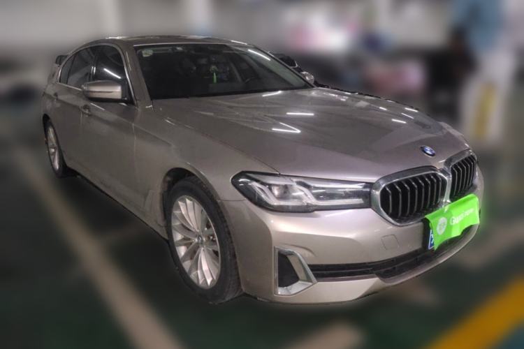 Used BMW 5 Series 2021 525Li Luxury Package Front Right 45 Deg