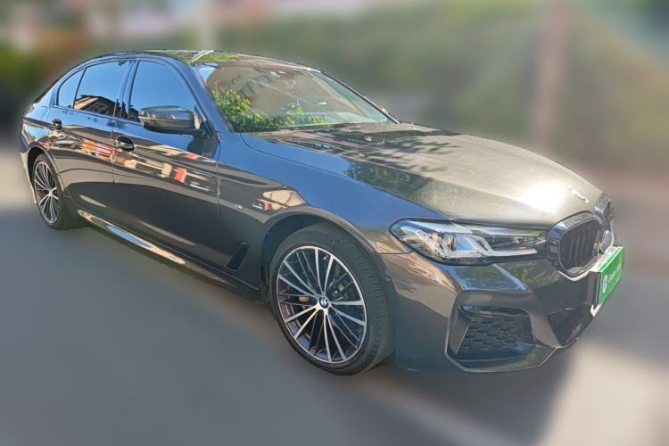 Used BMW 5 Series 2021 530Li Leading Model M Sport Package Front Right 45 Deg