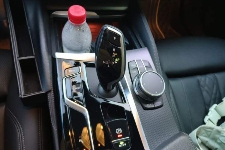 Used BMW 5 Series 2021 530i M Sport Package Gear Lever